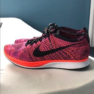 Men’s NIKE Flyknit Racer size 10
